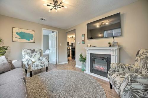 Waterfront Syracuse Home With Patio And Fire Pit!