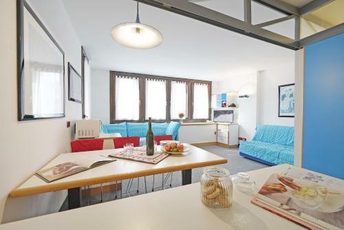 Iflat Lovely, Bright And Cozy Apartment