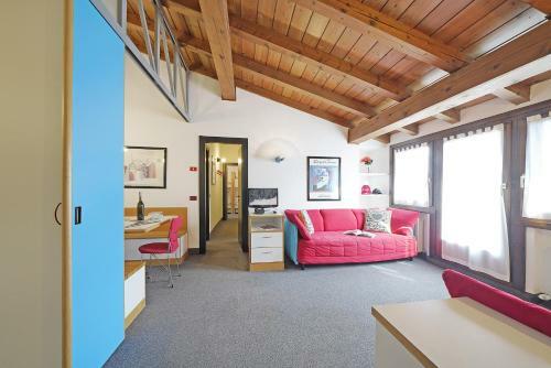 Iflat Bright Apartment With View And Attic