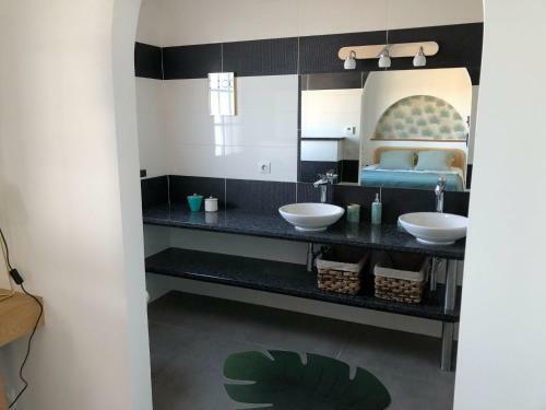 Sea-view Holiday Home In Corbara With Private Pool