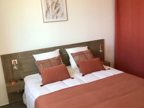 Sea-view Holiday Home In Corbara With Private Pool