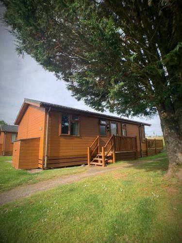 Relaxing 2-bedroom Holiday Lodge In Cornwall