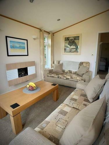 Relaxing 2-bedroom Holiday Lodge In Cornwall