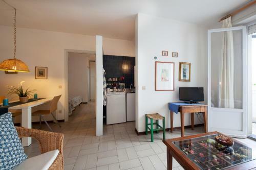 Ronchi Apartment