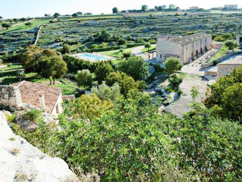 Spacious Apartment In Modica With Shared Pool