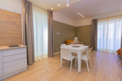 Domina Apartment's