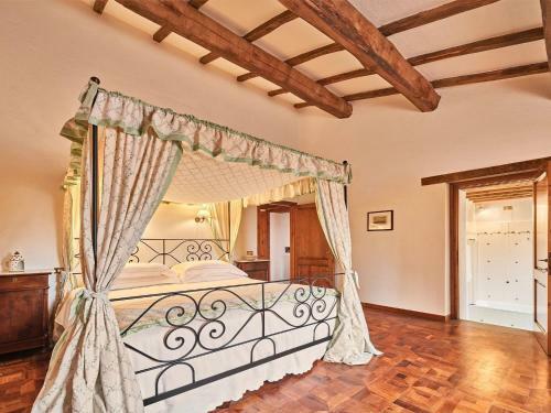 Amazing Holiday Home In Montecastelli With Private Garden