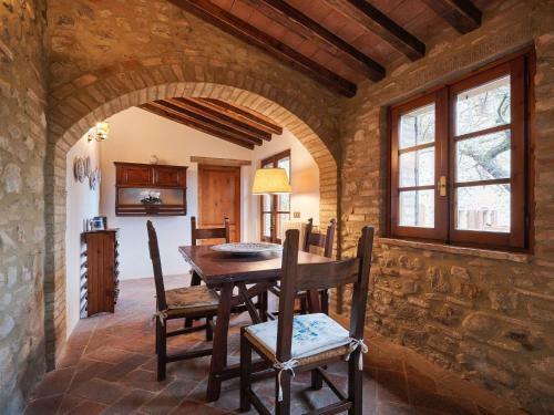 Rustic Holiday Home In Montecastelli With Shared Pool