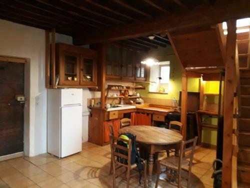 Maison De Campagne De Charme � Die