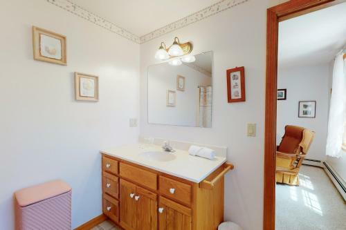 The Tranquil Heron Cottage