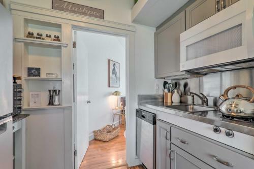Apartamento Stylish Mashpee Condo With Private Beach Access