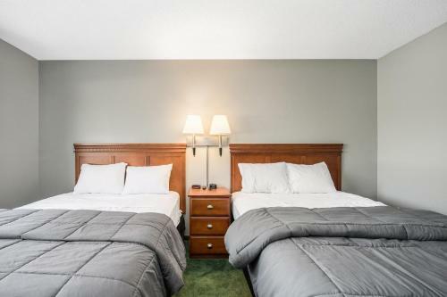 Snow Chasers Lodge - Room 9