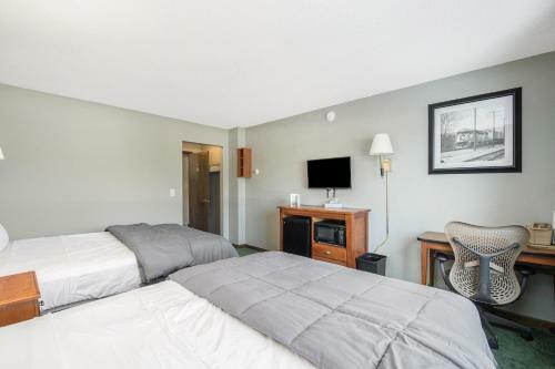 Snow Chasers Lodge - Room 9