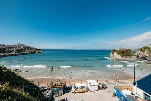 Stunning Sea Views Beach Apartment With Parking