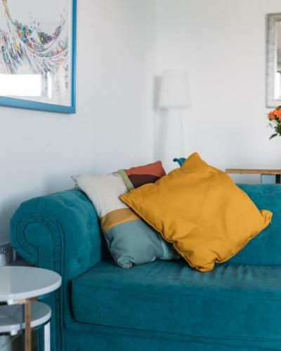 Stunning Sea Views Beach Apartment With Parking