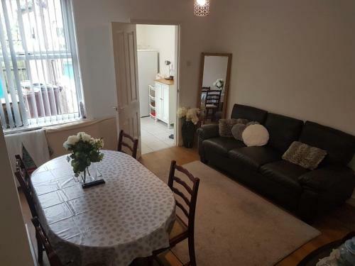 2 Bedroom Holiday Home