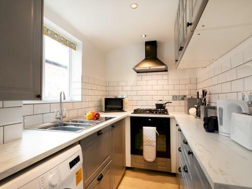 Pass The Keys Beautiful 2 Bed Home In Nottingham With Free Parking