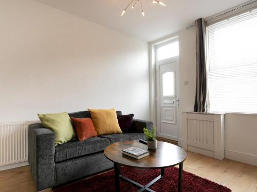 Pass The Keys Beautiful 2 Bed Home In Nottingham With Free Parking