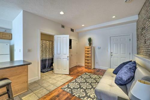 Apartamento Quaint Lowell Studio Near Shopping And Dining!