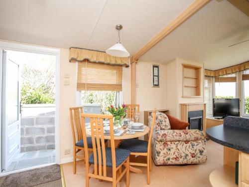Bryn Hyfryd Caravan
