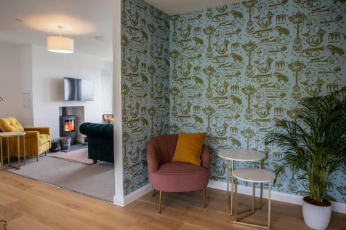 2 Bed Penthouse Apartment - 6 Plas