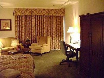 University Square Hotel