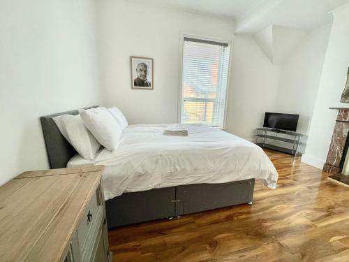Clifton Apartment 3