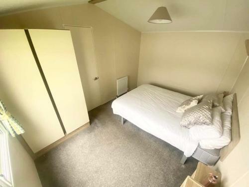 Cw77 St Osyth Beach Holiday Park