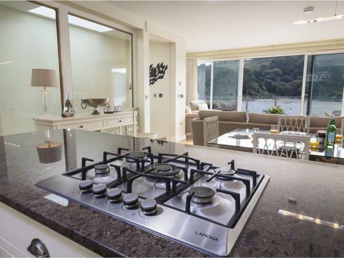 Villa 1, Estura