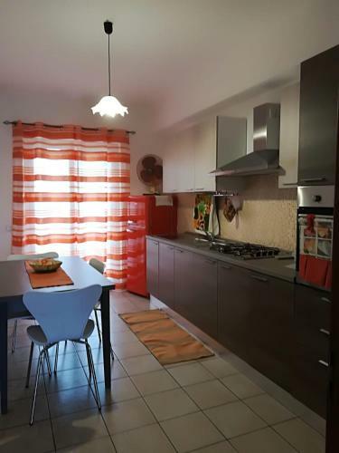 Hostal Stanza In Appartamento Con 2/3 Posti Letto