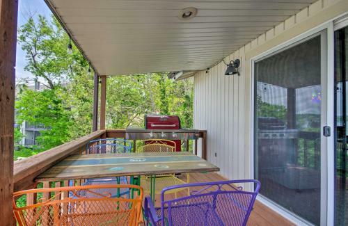 Apartamento Waterfront Condo With Deck - Bring Your Boat!