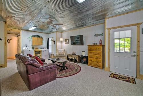 Apartamento Table Rock Lake Retreat With Large Deck And Pool!