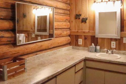 Rustic Livingston Ranch House With Mtn Views!