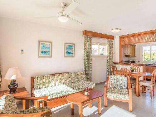 Charming Apartment In Roquetas de Mar With Terrace