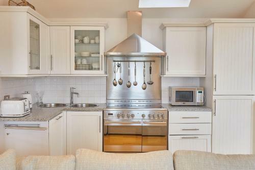 Host & Stay - The Plaice