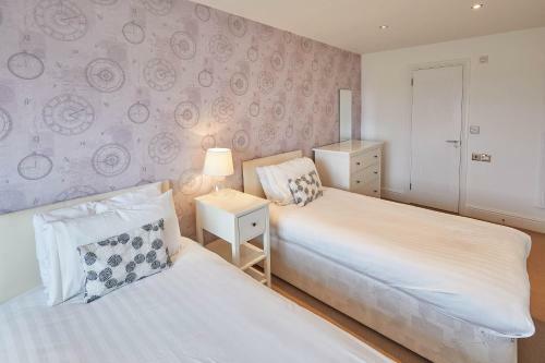 Host & Stay - The Plaice