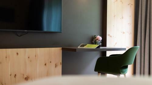 Hostal Restaurant Cafe Ladurner