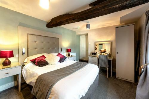 Bed & Breakfast Maypole Inn