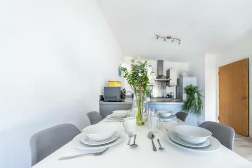 Wonderful 2-bed Apartment In Slough