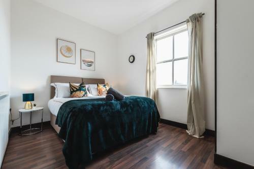 Beautiful 2 Bedroom Apartment With Parking