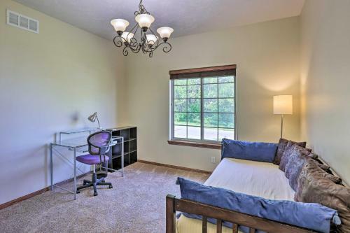 Spacious Omaha Home With Expansive Yard And Patio
