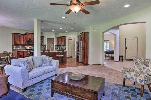 Spacious Omaha Home With Expansive Yard And Patio