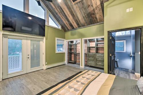 Waterfront Ashland Home About 2 Mi To Downtown!