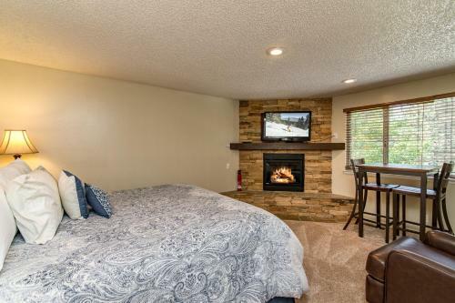 Lake Village Townhouse B
