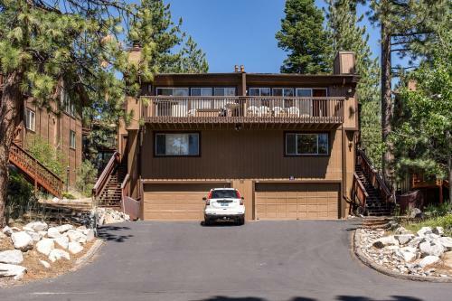 Lake Village Townhouse B