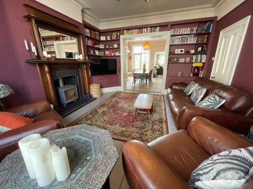 Victorian Beach House With Parking