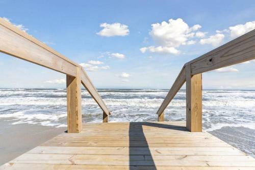 Unit A Front 1st Fl Beach Chic Patio Near Lighthouse AC