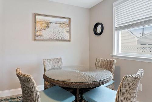 Unit A Front 1st Fl Beach Chic Patio Near Lighthouse AC