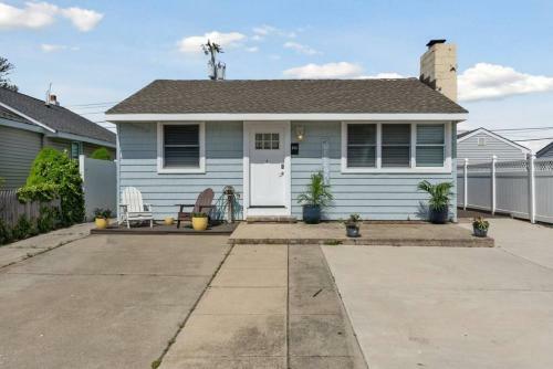 Unit A Front 1st Fl Beach Chic Patio Near Lighthouse AC