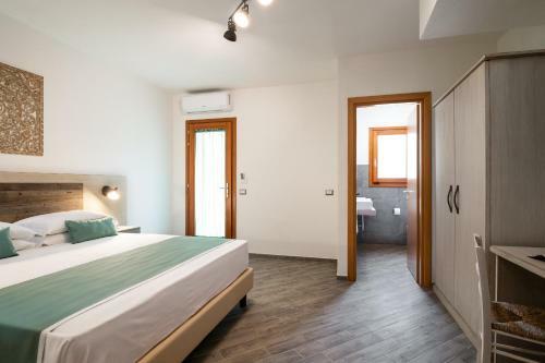 Hostal Coro E Bentu Rooms & View